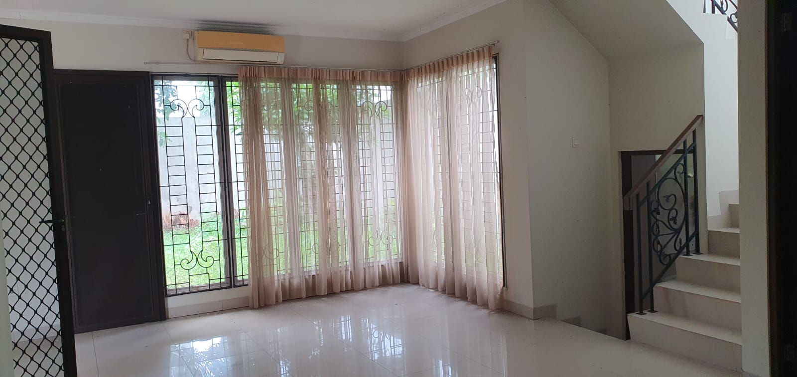 Rumah Disewakan di Cluster Vassa Wood Lippo Cikarang 